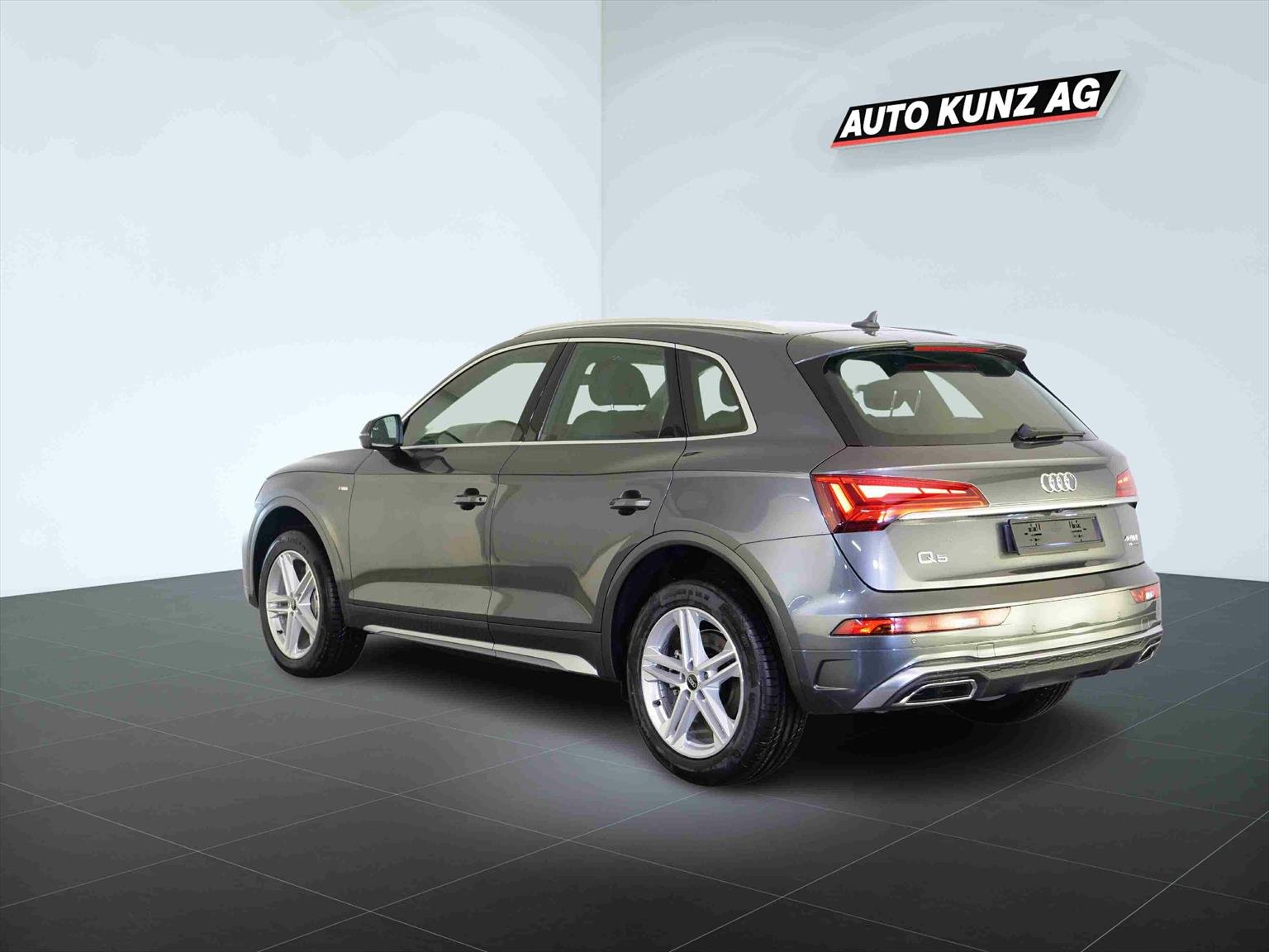 AUDI Q5 40 TDI S-Line quattro S-tronic, Mild-Hybrid Diesel/Electric, Second hand / Used, Automatic - 2