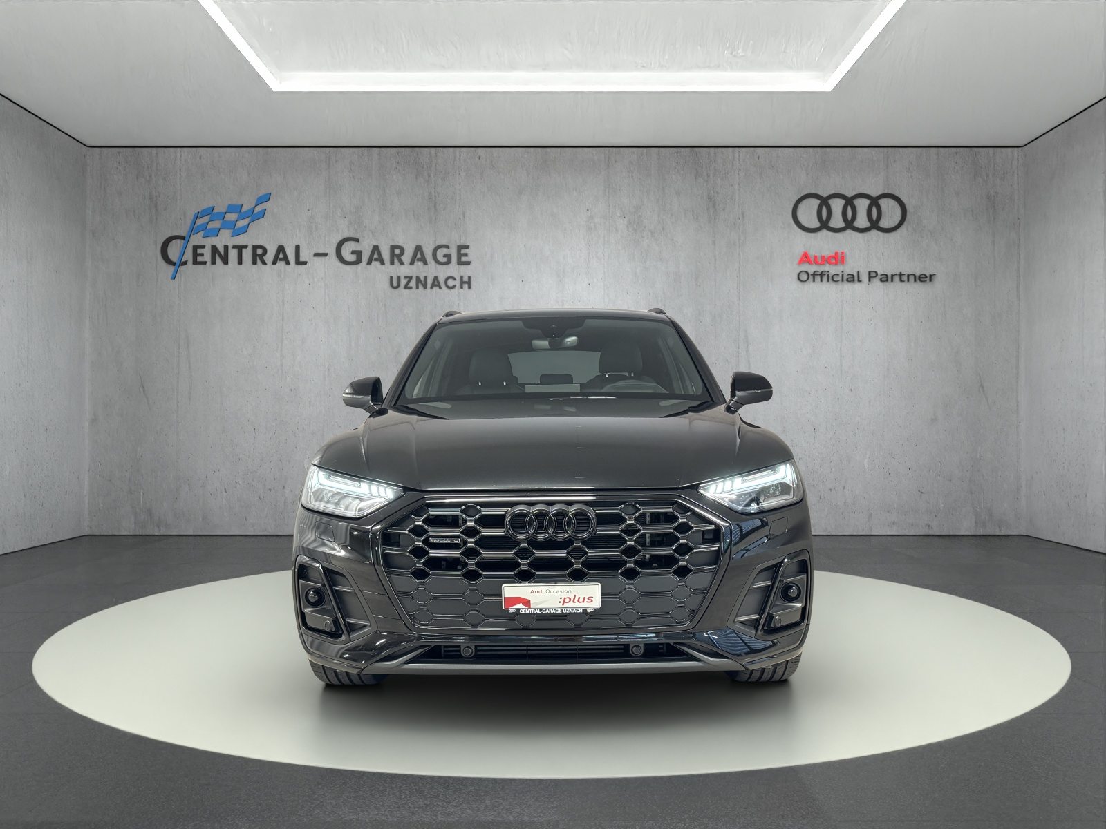 AUDI Q5 55 TFSI e S line, Full-Hybrid Petrol/Electric, Second hand / Used, Automatic - 2