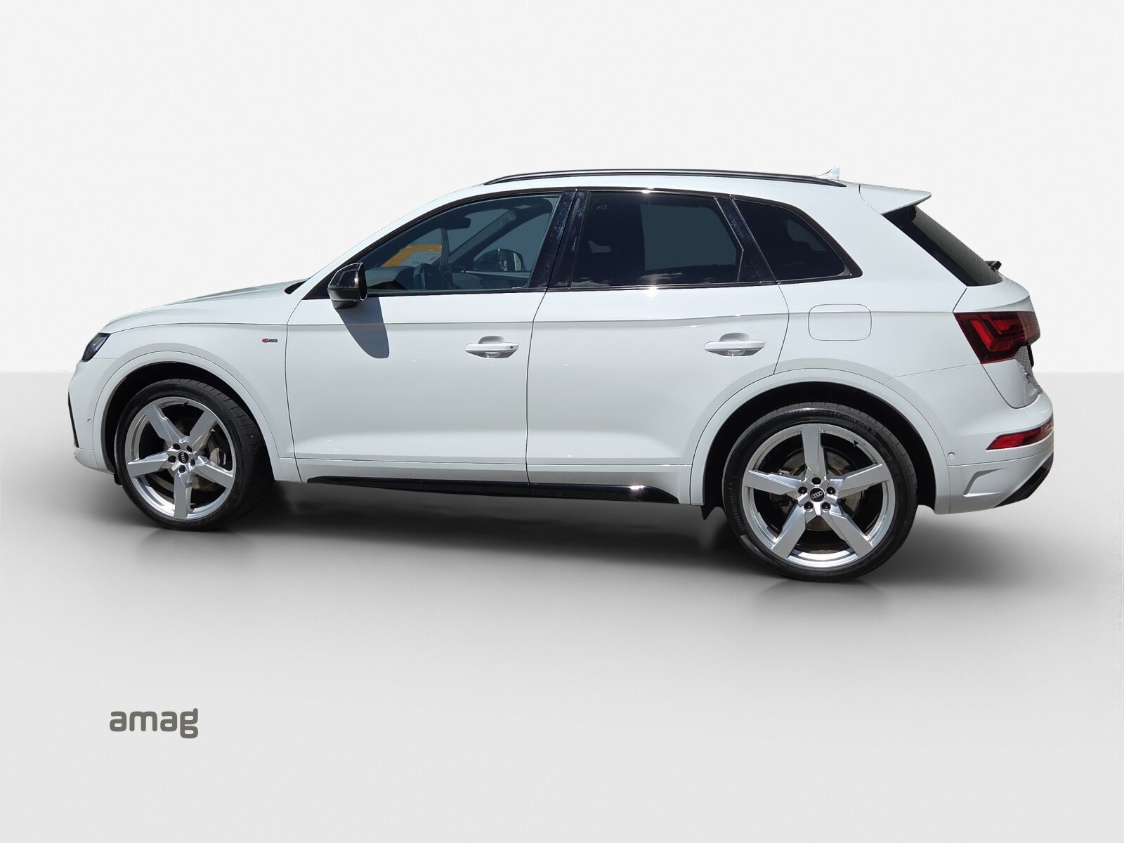 AUDI Q5 50 TFSI e Black Edition, Voll-Hybrid Benzin/Elektro, Occasion / Gebraucht, Automatik - 2