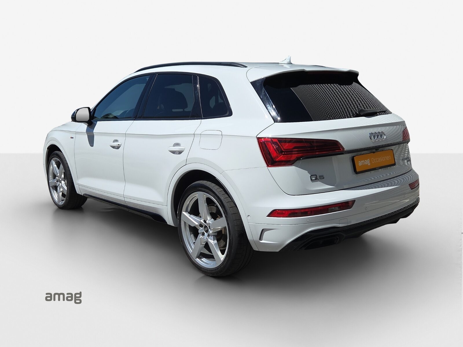AUDI Q5 50 TFSI e Black Edition, Voll-Hybrid Benzin/Elektro, Occasion / Gebraucht, Automatik - 3