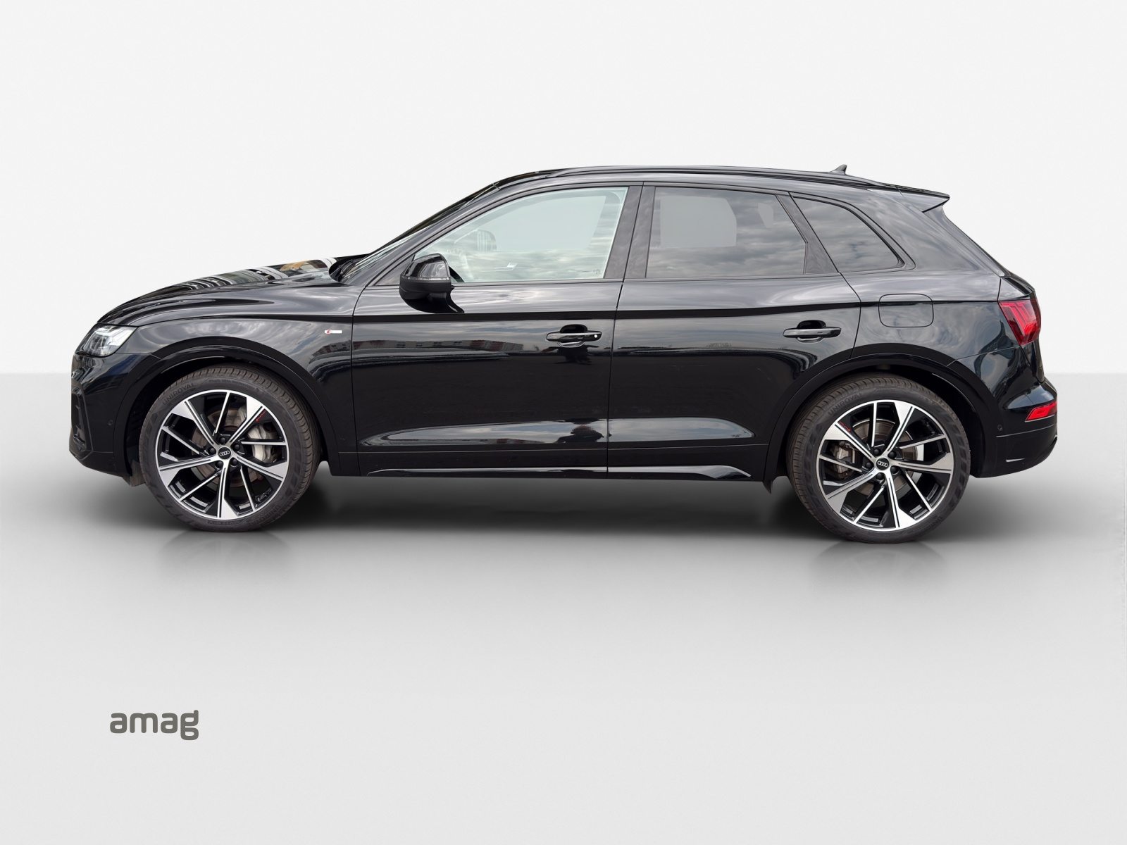 AUDI Q5 55 TFSI e S line, Full-Hybrid Petrol/Electric, Second hand / Used, Automatic - 2