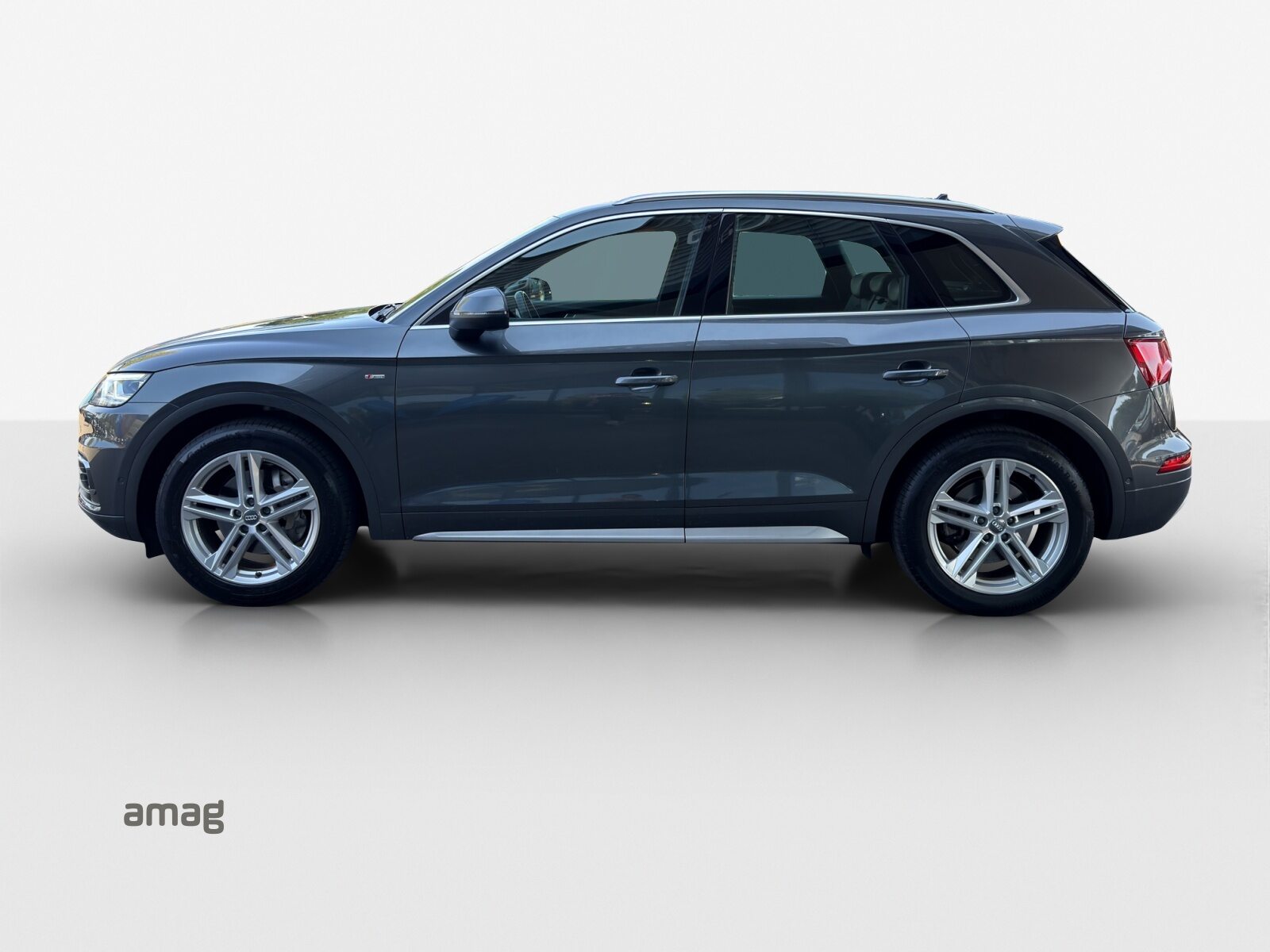 AUDI Q5 45 TFSI sport, Petrol, Second hand / Used, Automatic - 2