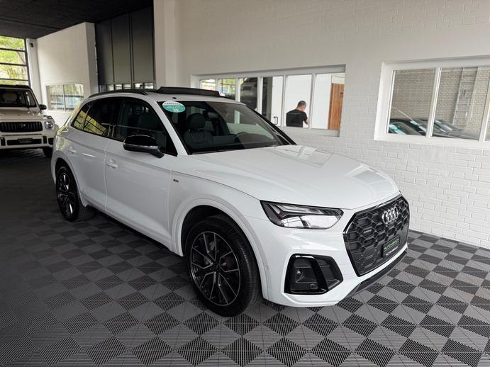 AUDI Q5 40 TDI S-line SPORT quattro S-tronic * 204 PS * 4X4, Mild-Hybrid Diesel/Electric, Second hand / Used, Automatic