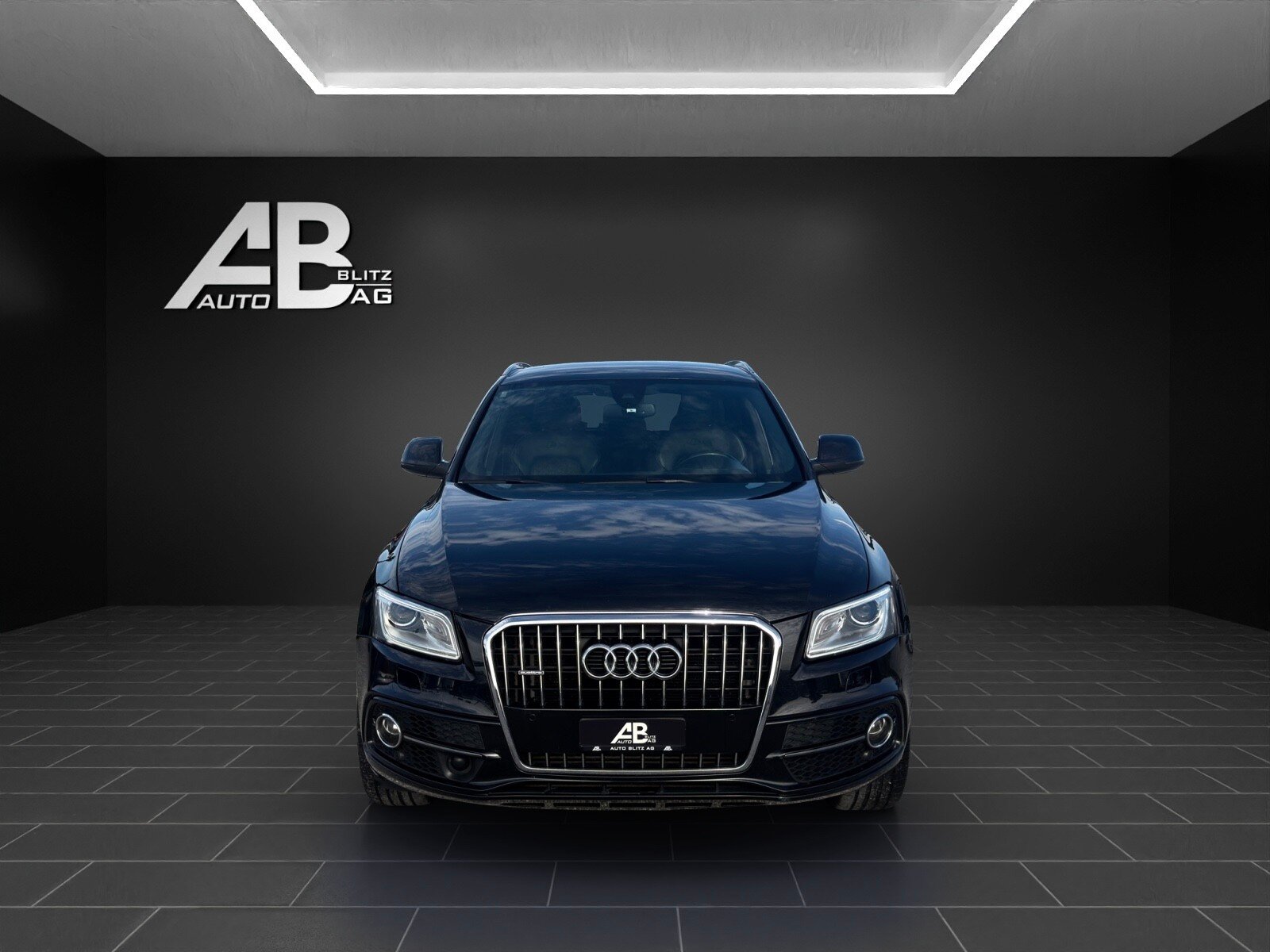 AUDI Q5 3.0 TDI S-Line quattro S-tronic mit 245 PS