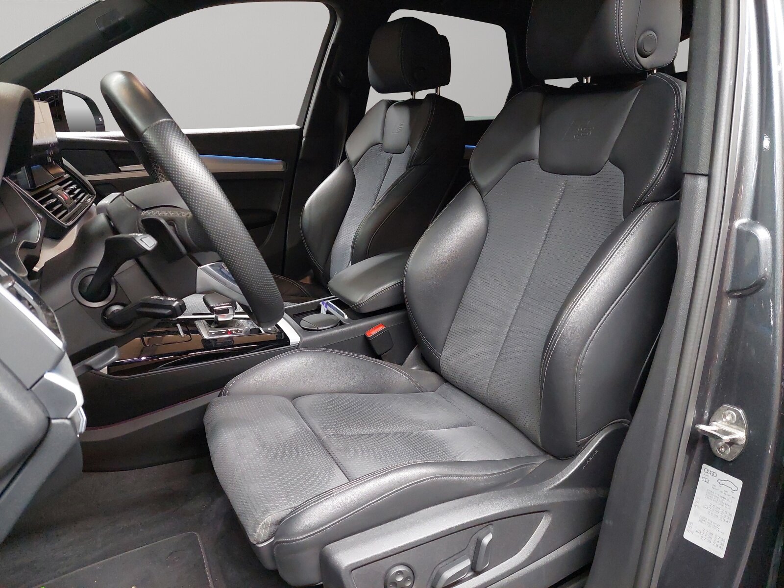 AUDI Q5 50 TFSI e PHEV Black Edition quattro S-tronic, Plug-in-Hybrid Benzin/Elektro, Occasion / Gebraucht, Automatik - 6