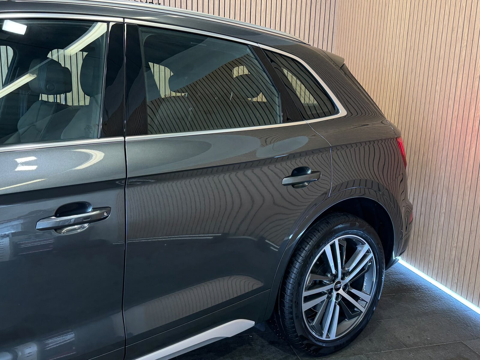 AUDI Q5 40 TDI S-line quattro S-tronic, Mild-Hybrid Diesel/Elektro, Occasion / Gebraucht, Automatik - 5