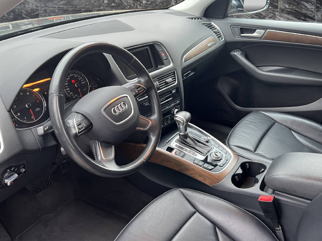 AUDI Q5 2.0 TFSI quattro T-Tronic, Benzin, Occasion / Gebraucht, Automatik - 7