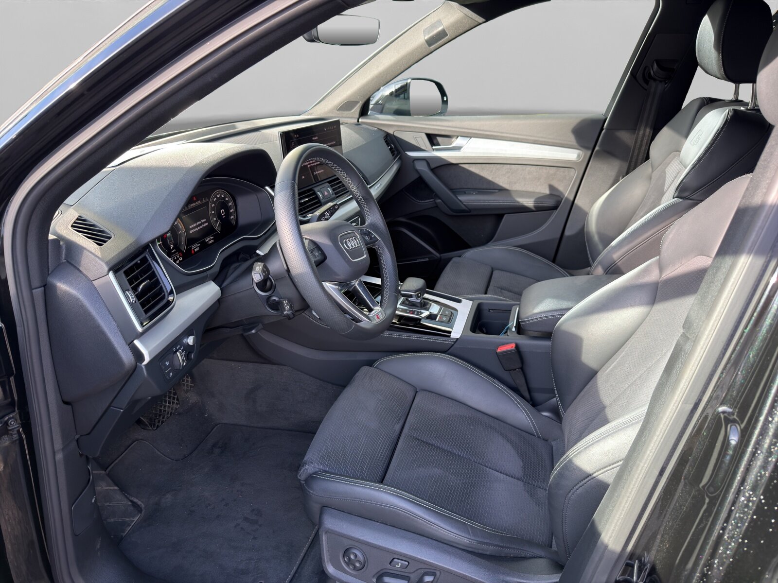 AUDI Q5 2.0 50 TFSI e S Line quattro S-Tronic, Plug-in-Hybrid Benzin/Elektro, Occasion / Gebraucht, Automatik - 6