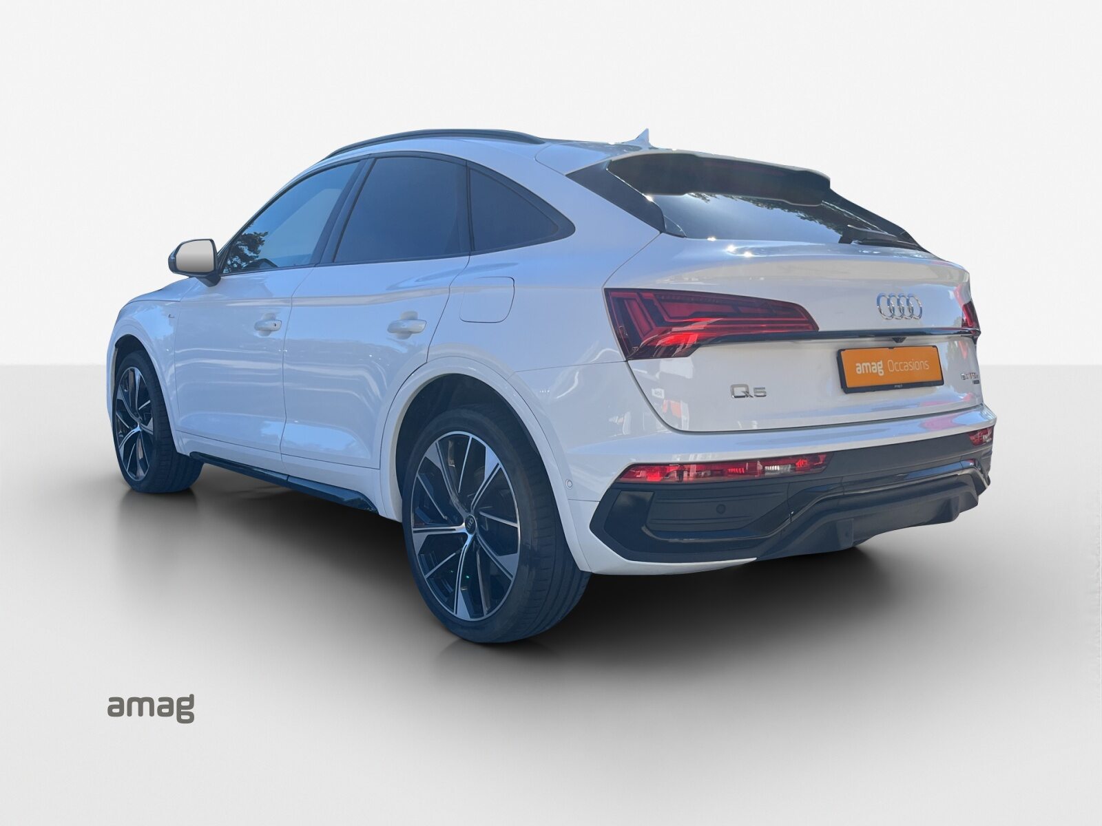 AUDI Q5 SB 50 TFSI e Black Edition, Full-Hybrid Petrol/Electric, Second hand / Used, Automatic - 3