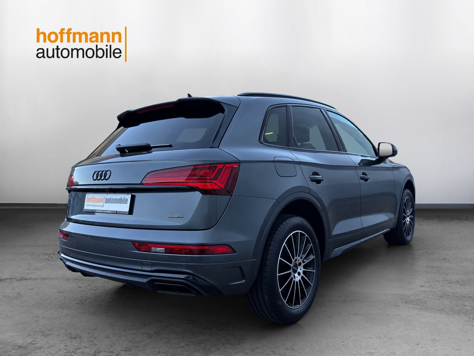AUDI Q5 40 TFSI S line quattro S-tronic, Petrol, Second hand / Used, Automatic - 4