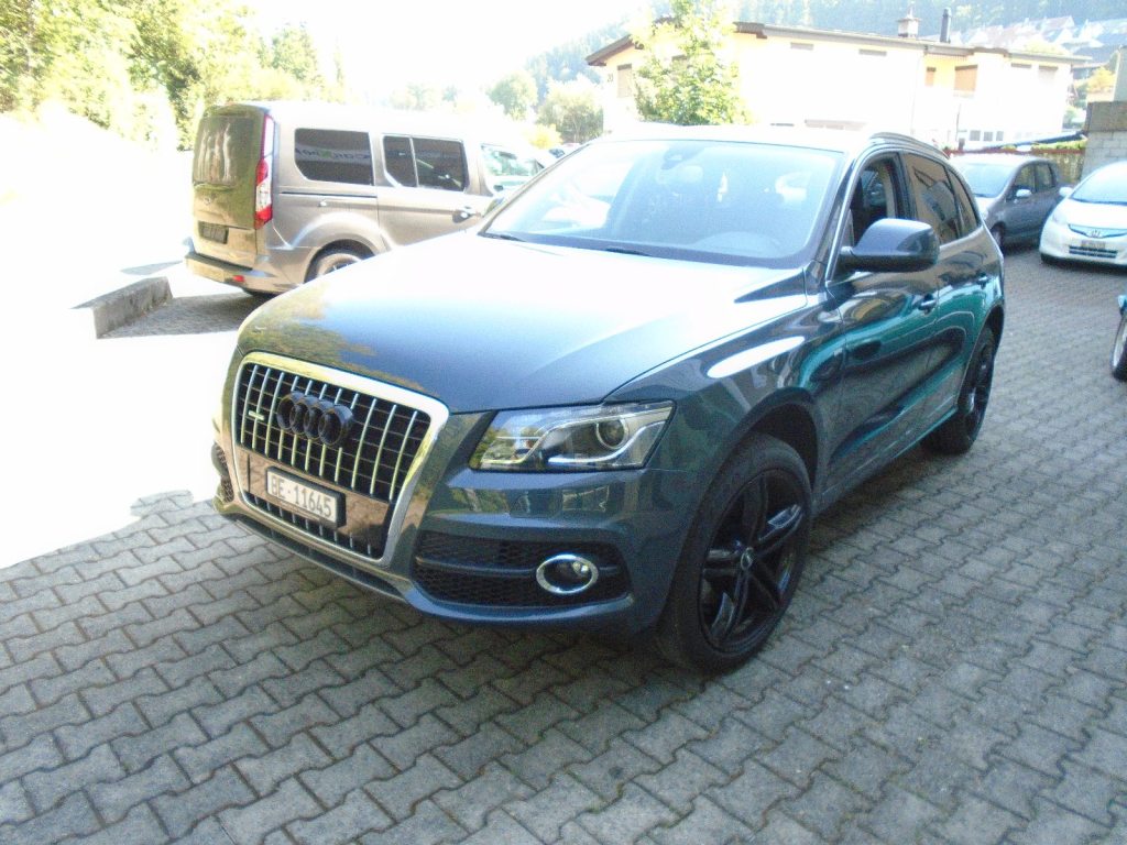 AUDI Q5 3.2 V6 FSI quattro S-Tronic