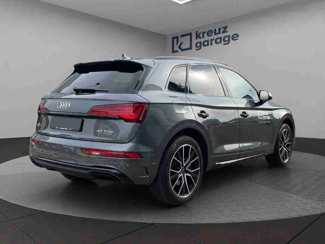 AUDI Q5 40 TFSI S line, Petrol, Ex-demonstrator, Automatic - 3