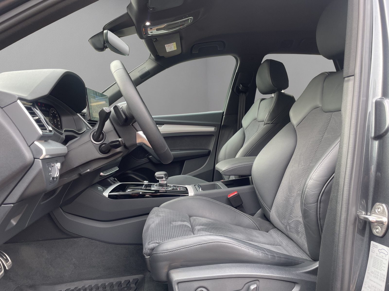 AUDI Q5 40 TFSI S line, Petrol, Ex-demonstrator, Automatic - 6