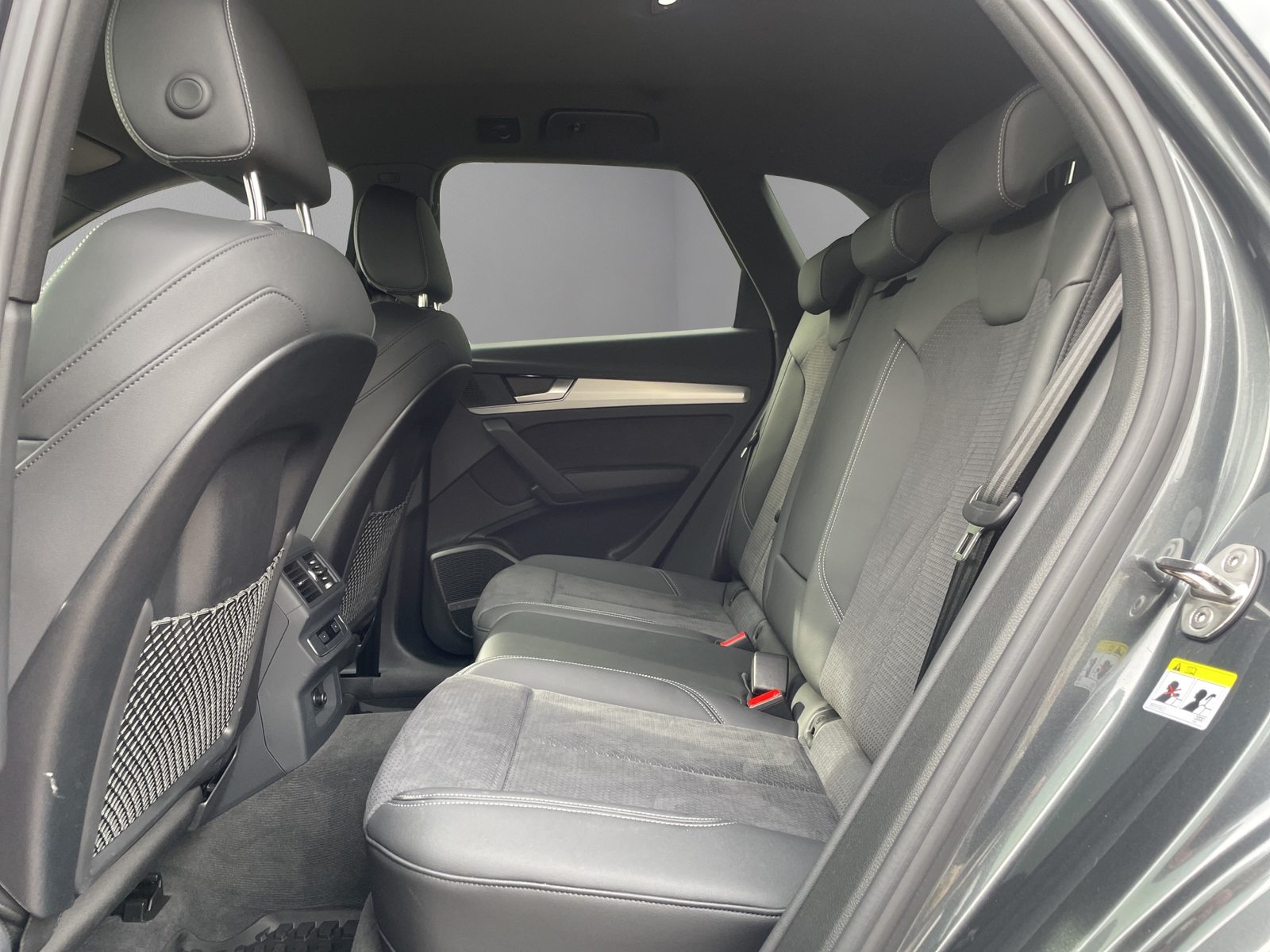 AUDI Q5 40 TFSI S line, Petrol, Ex-demonstrator, Automatic - 7