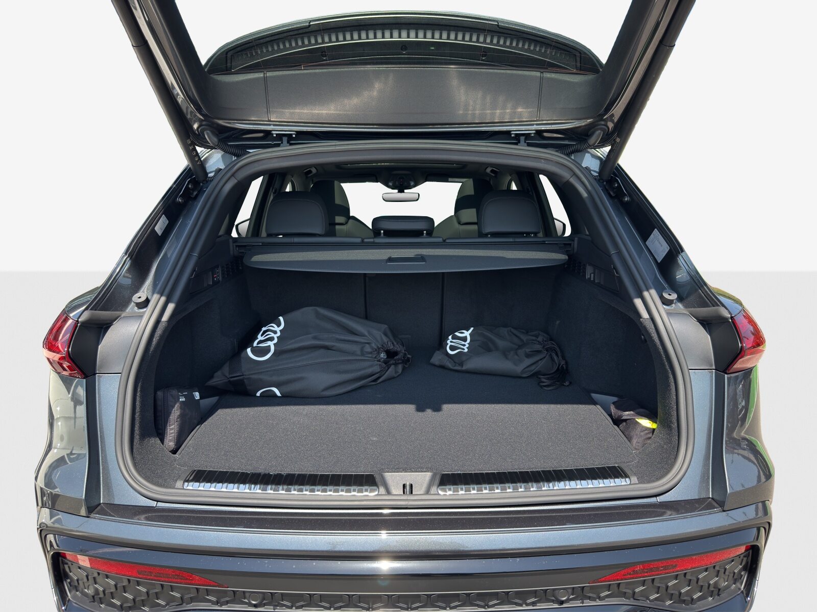 AUDI Q5 SUV e-hybrid 270 kW, Full-Hybrid Petrol/Electric, Ex-demonstrator, Automatic - 5