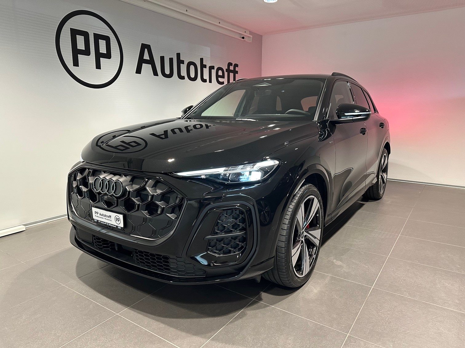AUDI Q5 SUV e-hybrid 270 kW, Hybride Intégral Essence/Électricité, Occasion / Utilisé, Automatique