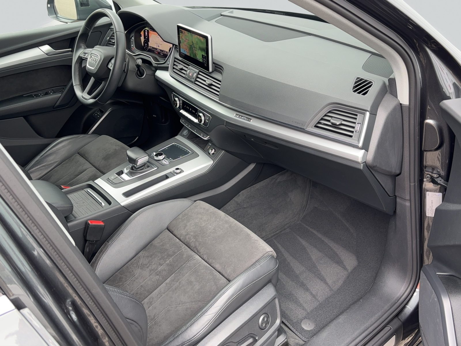 AUDI Q5 55 TFSI e sport, Voll-Hybrid Benzin/Elektro, Occasion / Gebraucht, Automat - 7