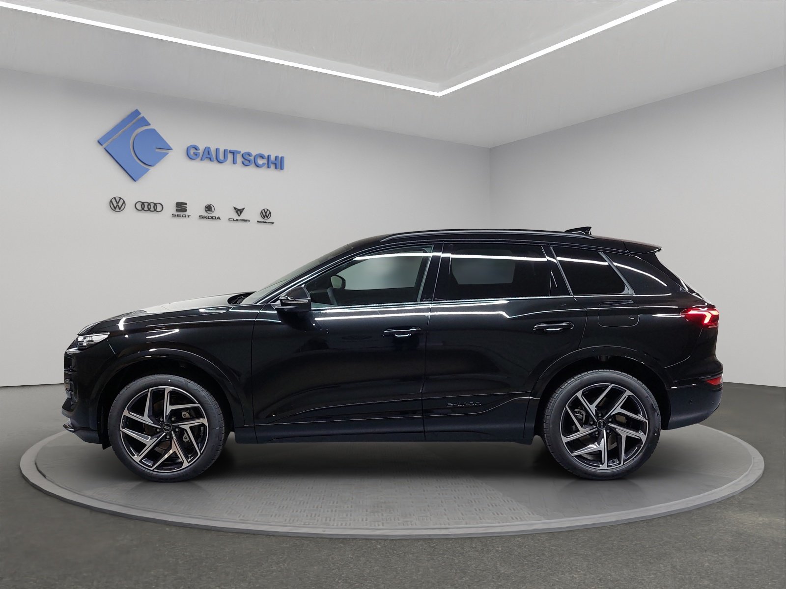 AUDI Q6 e-tron quattro, Electric, New car, Automatic - 2