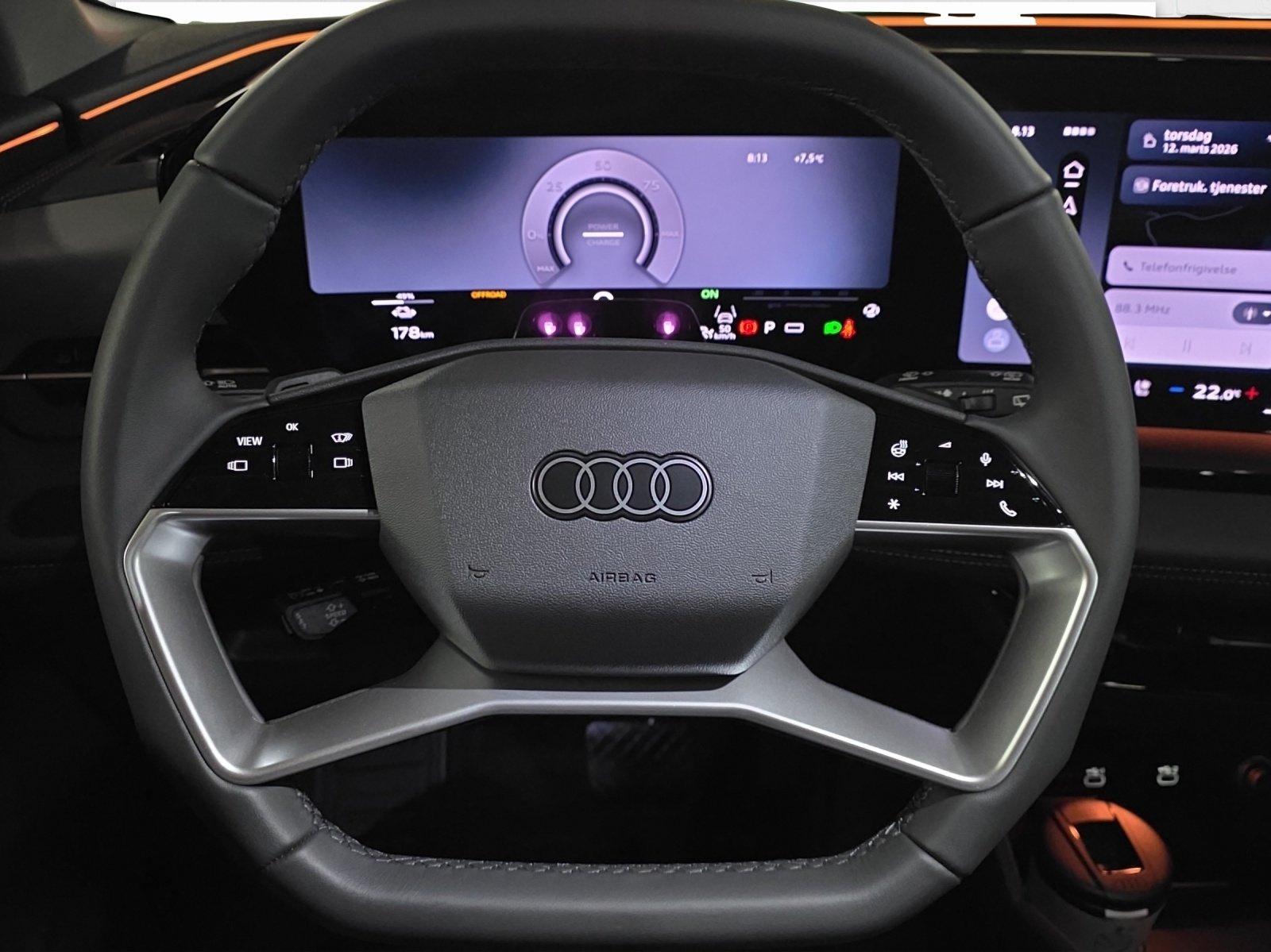 AUDI Q6 e-tron quattro, Elektro, Occasion / Gebraucht, Automatik - 6