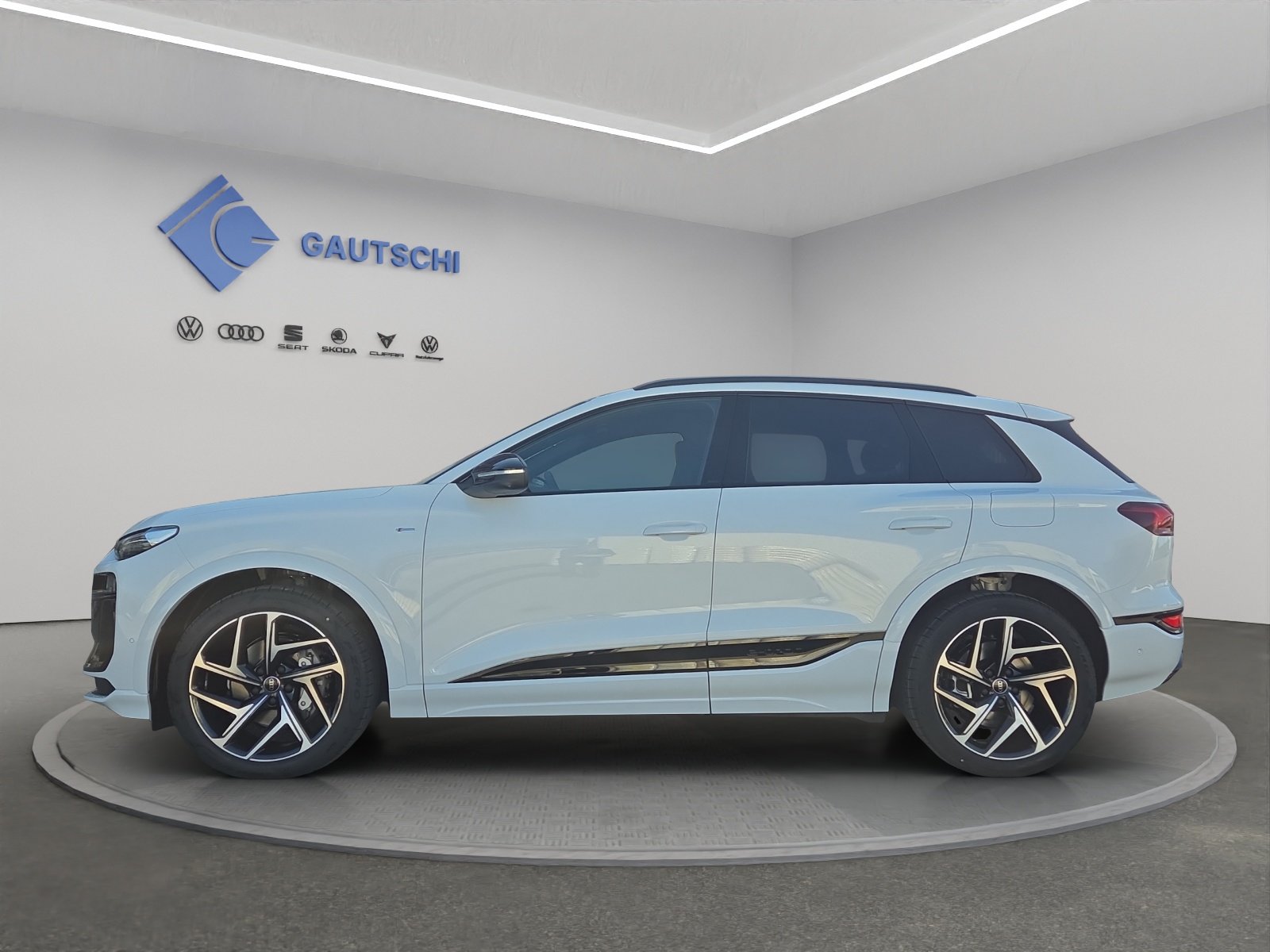AUDI Q6 e-tron quattro, Electric, Ex-demonstrator, Automatic - 2