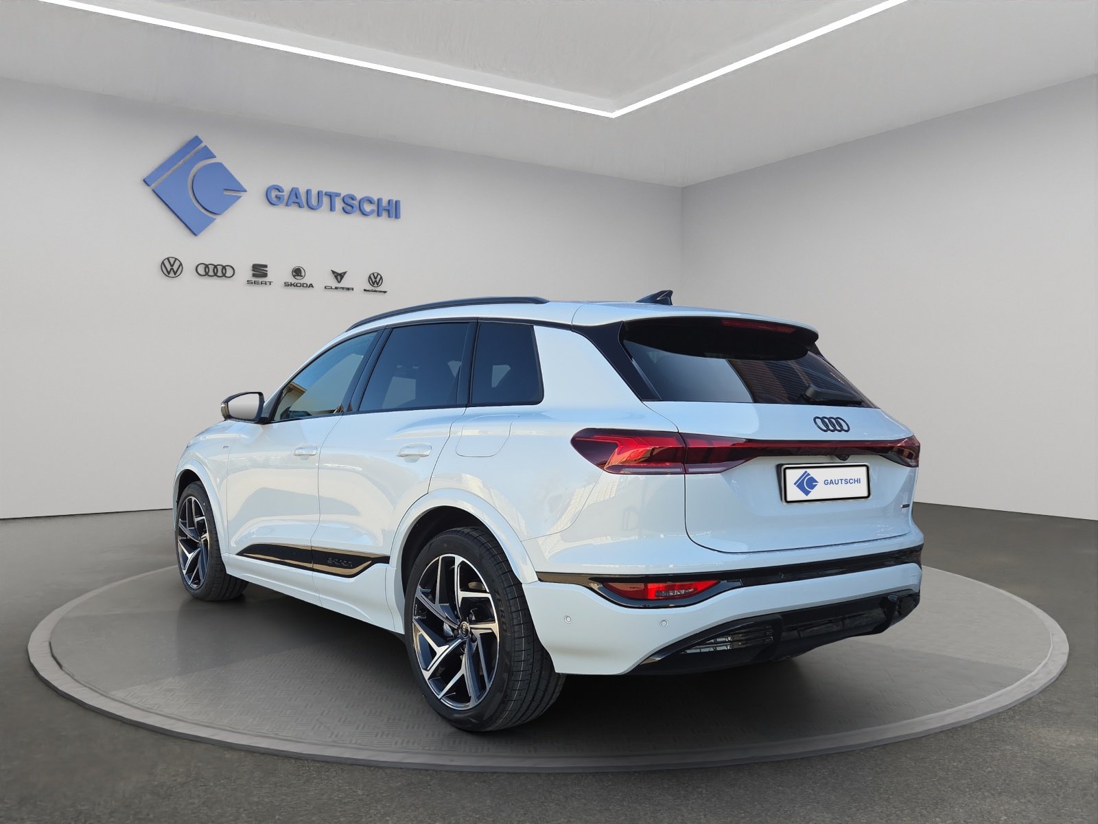 AUDI Q6 e-tron quattro, Electric, Ex-demonstrator, Automatic - 3