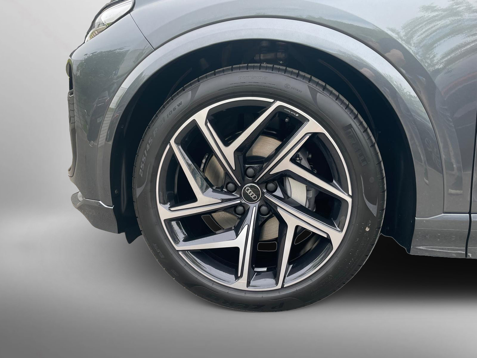 AUDI Q6 SUV e-tron quattro, Electric, New car, Automatic - 4