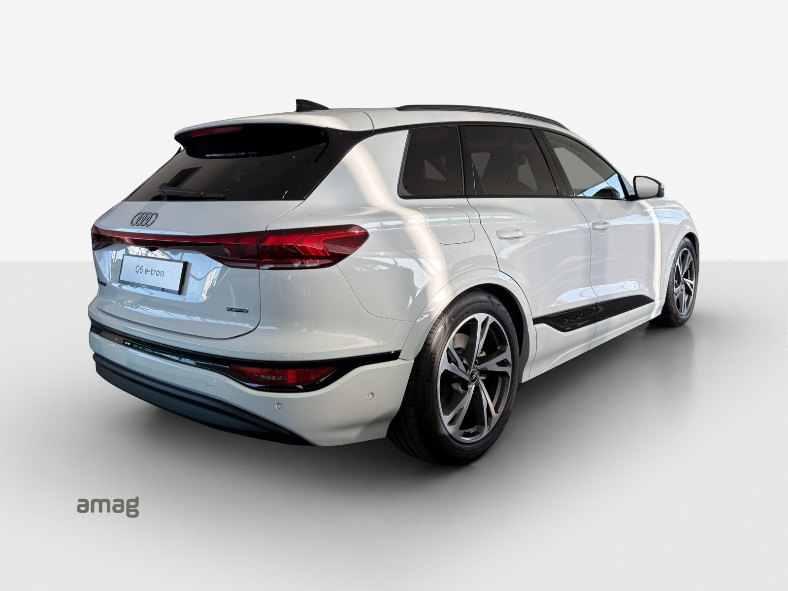 AUDI Q6 SUV e-tron quattro, Electric, New car, Automatic - 5