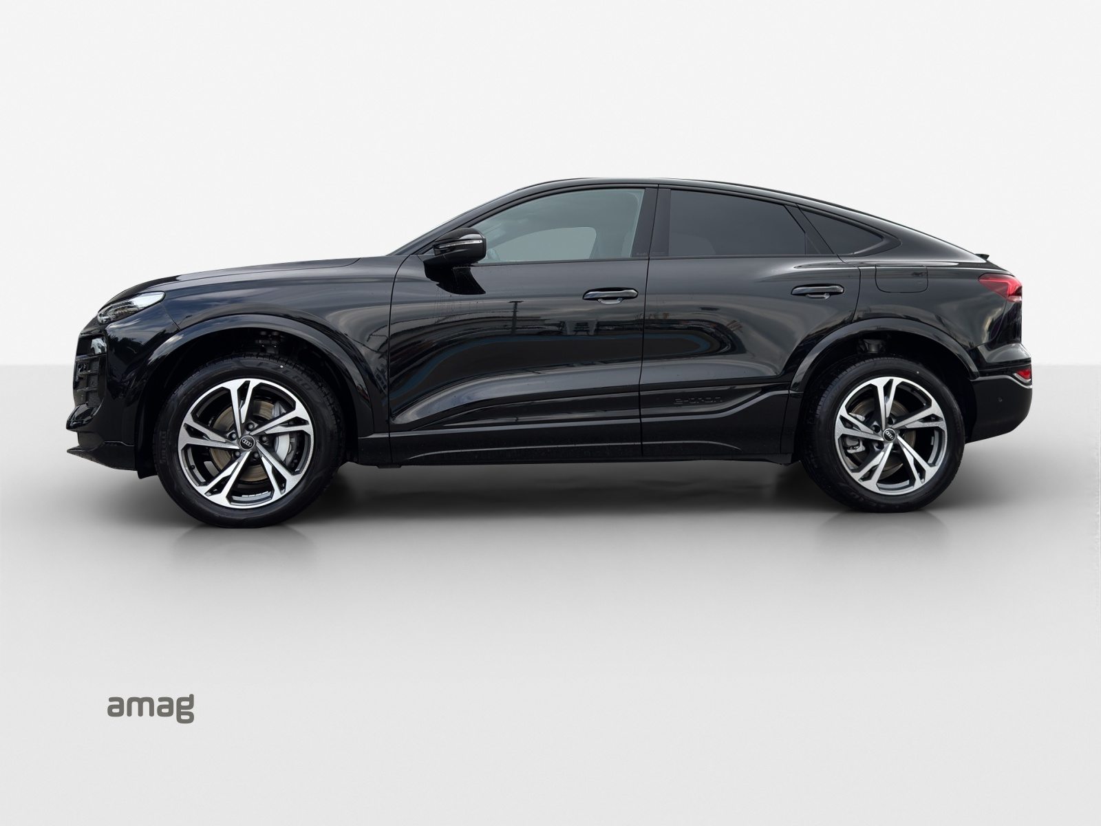 AUDI Q6 Sportback e-tron quattro, Electric, Second hand / Used, Automatic - 2