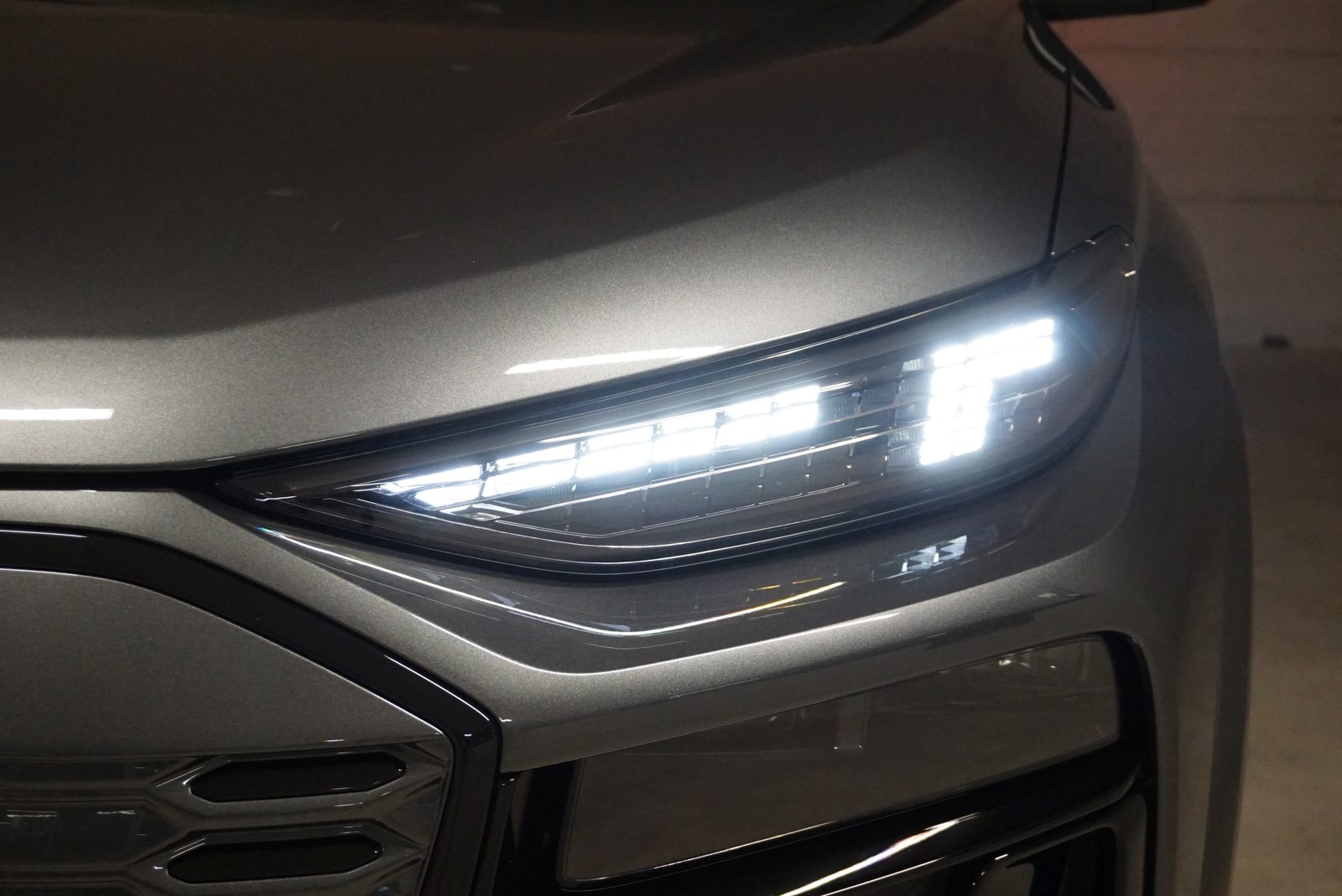 AUDI Q6 SUV e-tron quattro, Elektro, Occasion / Gebraucht, Automatik - 7