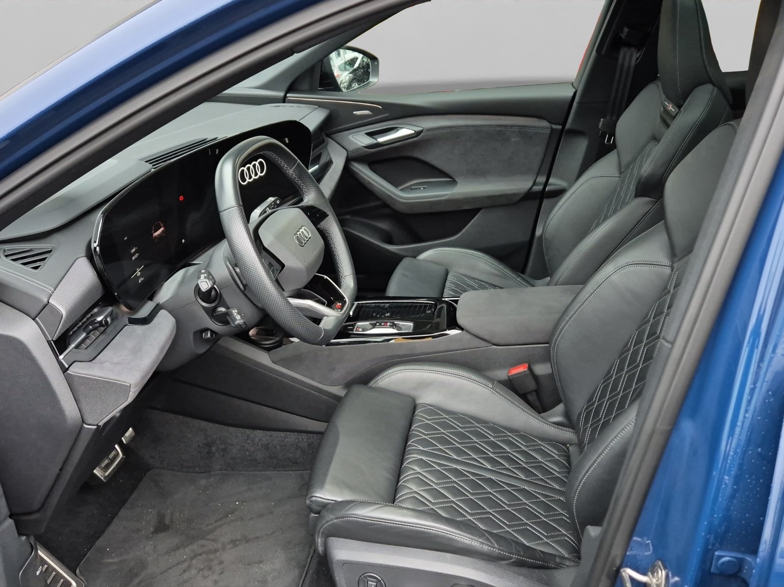 AUDI Q6 e-tron quattro, Elektro, Occasion / Gebraucht, Automatik - 7