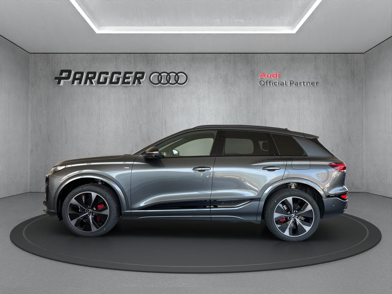 AUDI Q6 SUV e-tron quattro, Electric, Second hand / Used, Automatic - 3