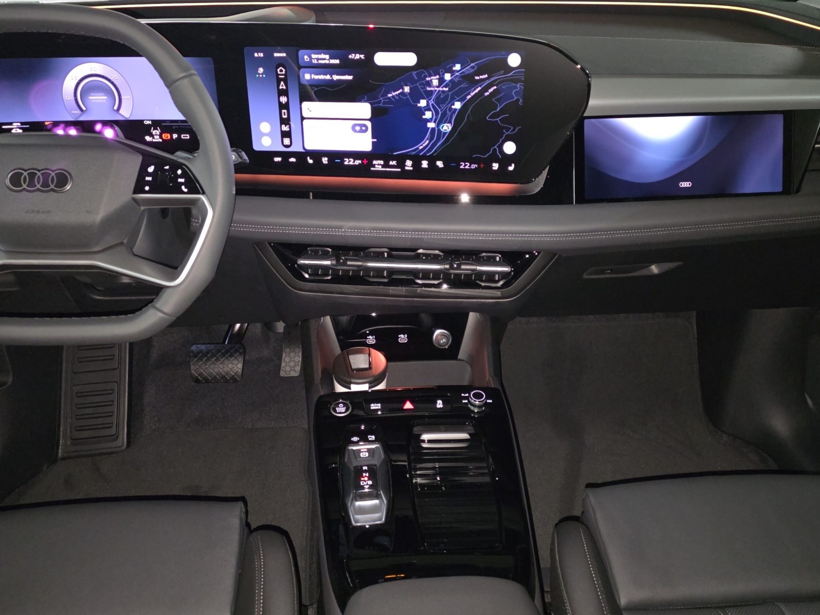 AUDI Q6 SUV e-tron quattro, Elektro, Occasion / Gebraucht, Automatik - 7