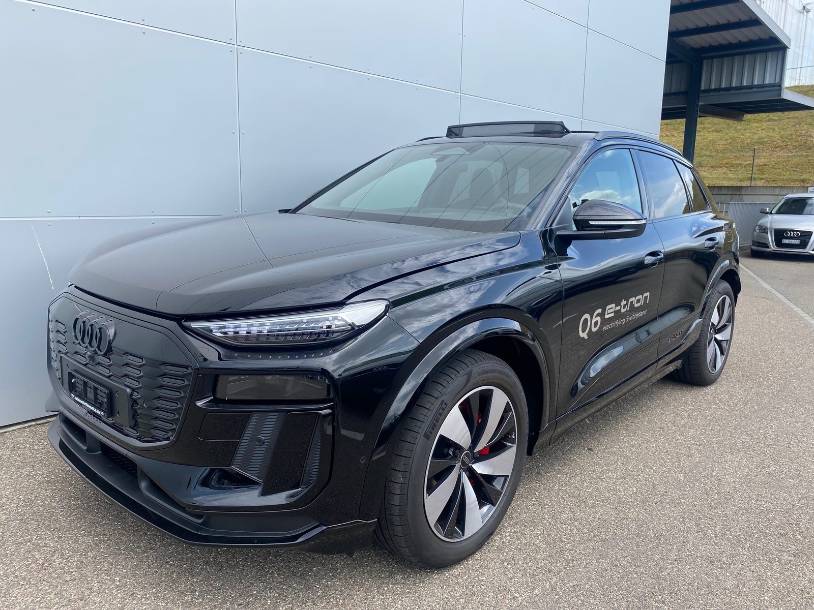 AUDI Q6 SUV e-tron quattro