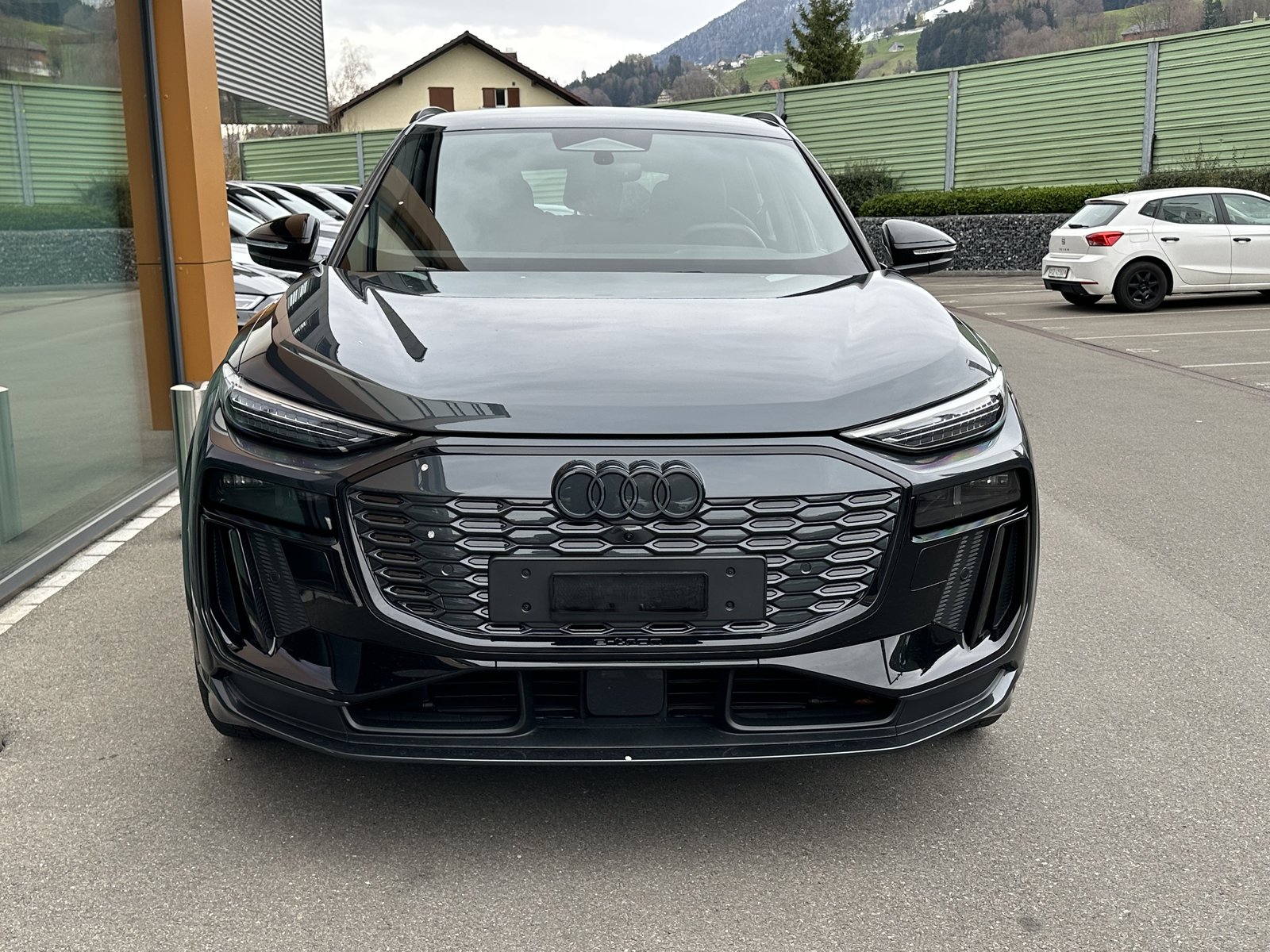 AUDI Q6 e-tron Quattro / CH Auslieferung, Elektro, Occasion / Gebraucht, Automatik - 2