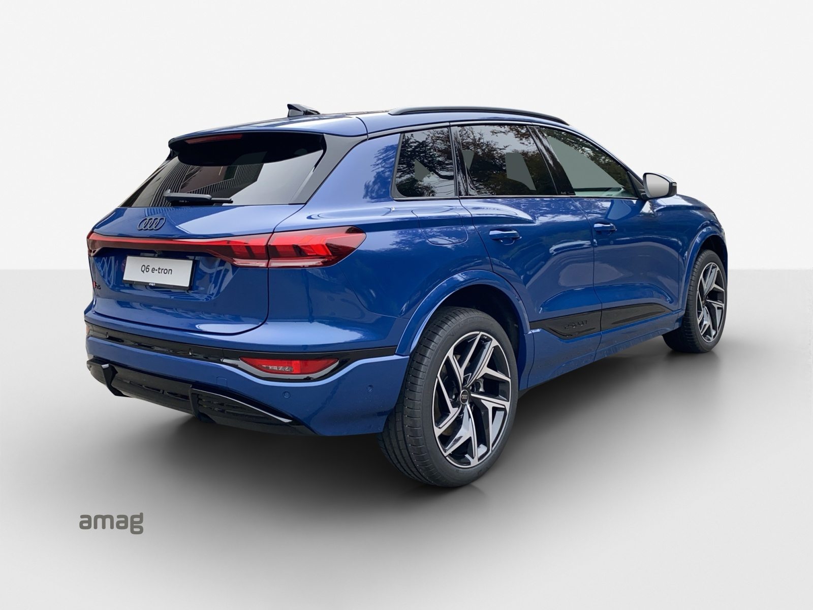 AUDI Q6 SUV e-tron quattro, Electric, Second hand / Used, Automatic - 5