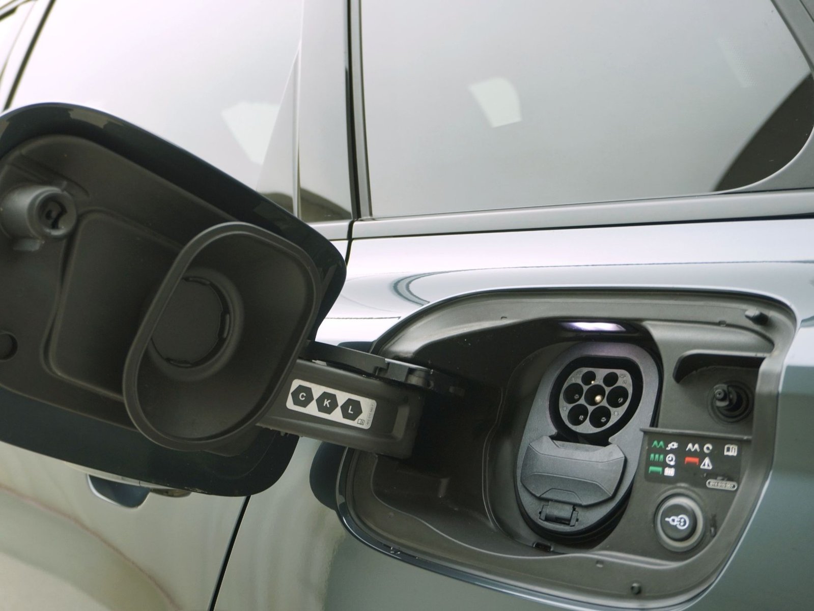 AUDI Q6 e-tron quattro **Audi Werksgarantie bis 06/2030**, Électrique, Occasion / Utilisé, Automatique - 4