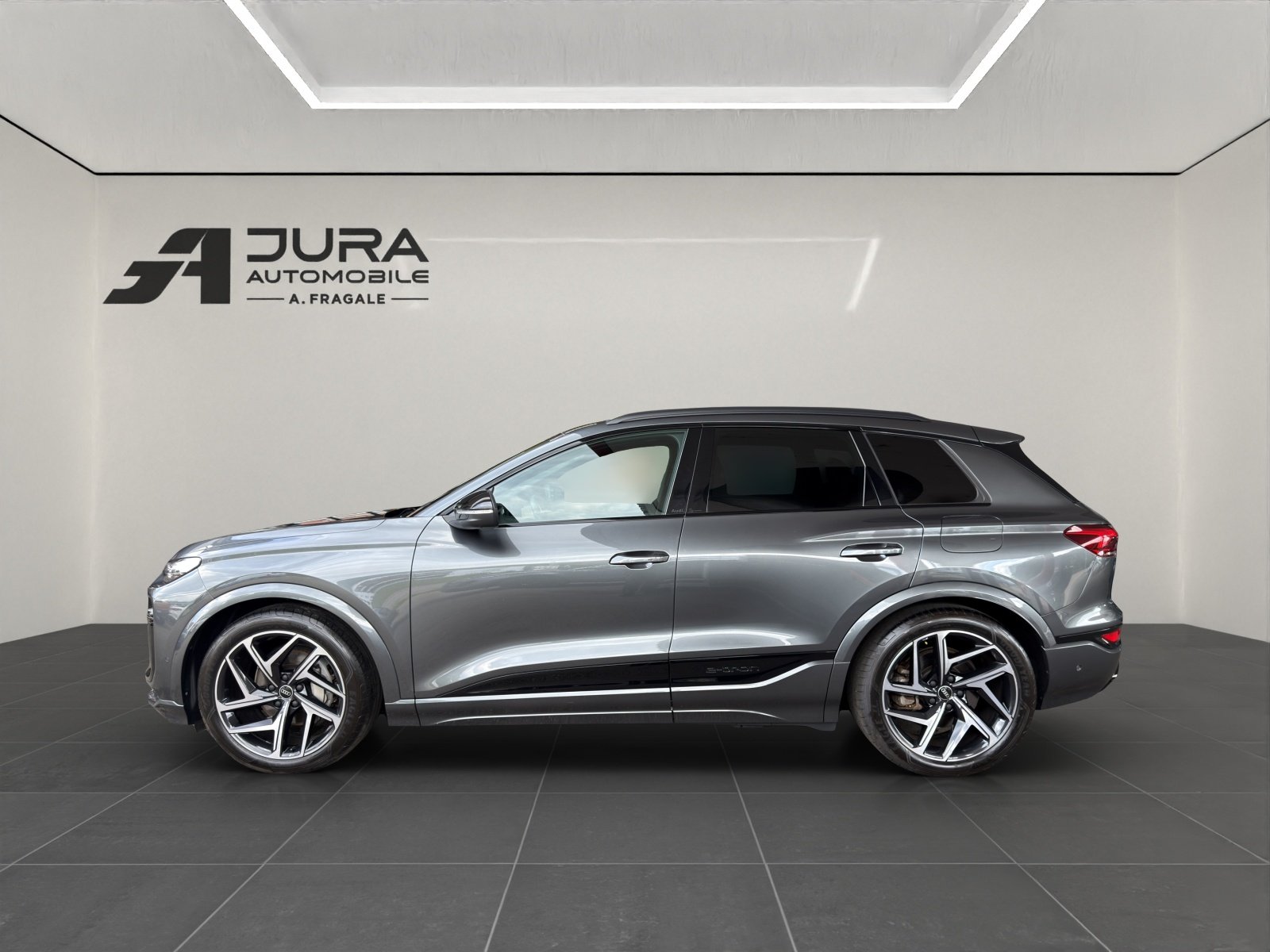 AUDI Q6 e-tron quattro S-Line, Electric, Second hand / Used, Automatic - 4