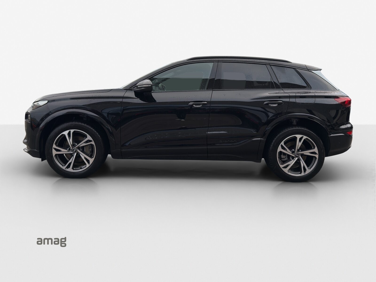 AUDI Q6 SUV e-tron quattro, Electric, Second hand / Used, Automatic - 2