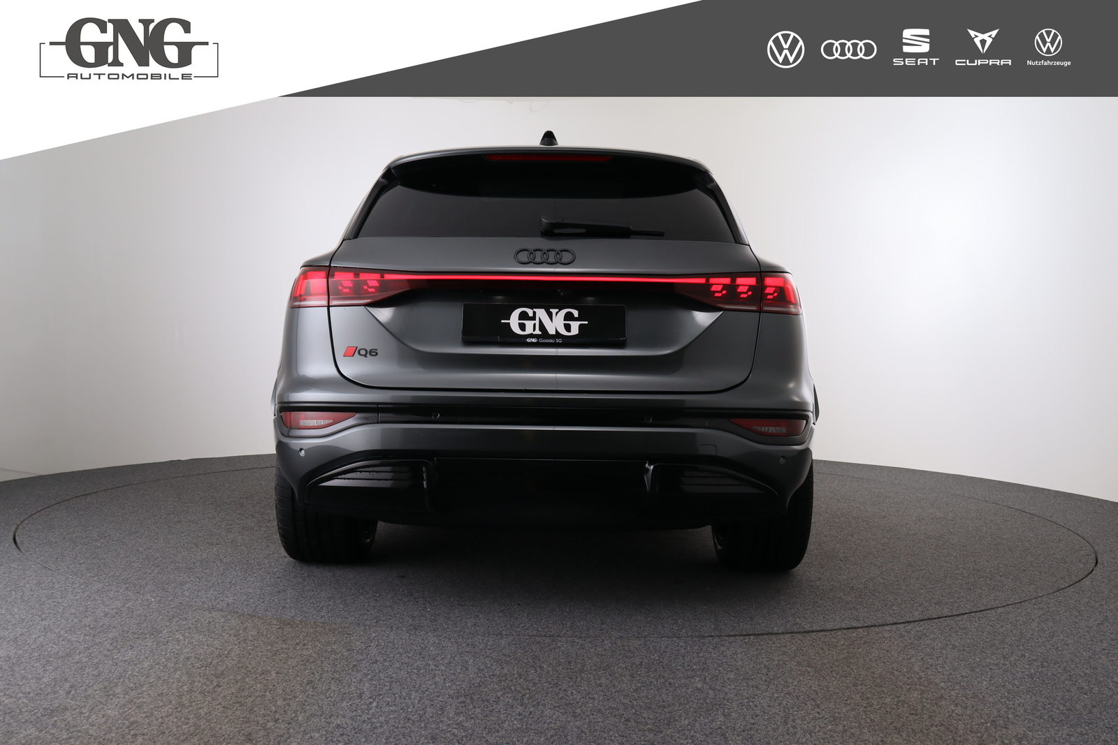 AUDI Q6 SUV e-tron quattro, Electric, Ex-demonstrator, Automatic - 4