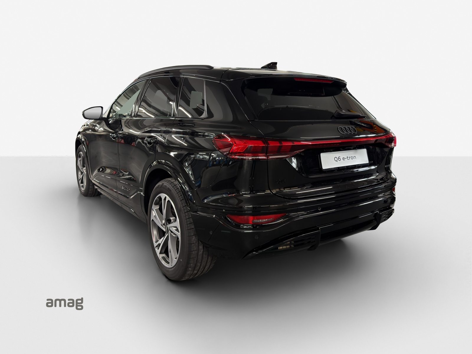 AUDI Q6 SUV e-tron quattro, Electric, Ex-demonstrator, Automatic - 3