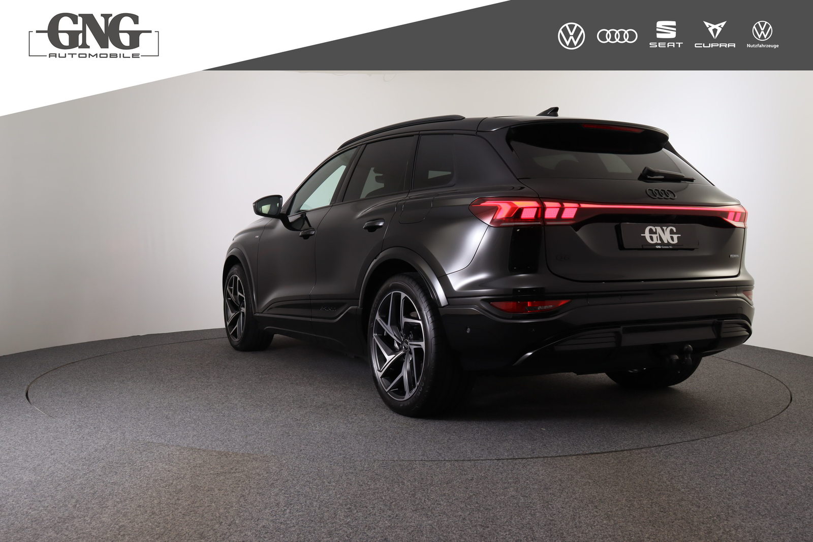 AUDI Q6 SUV e-tron quattro, Electric, Ex-demonstrator, Automatic - 3