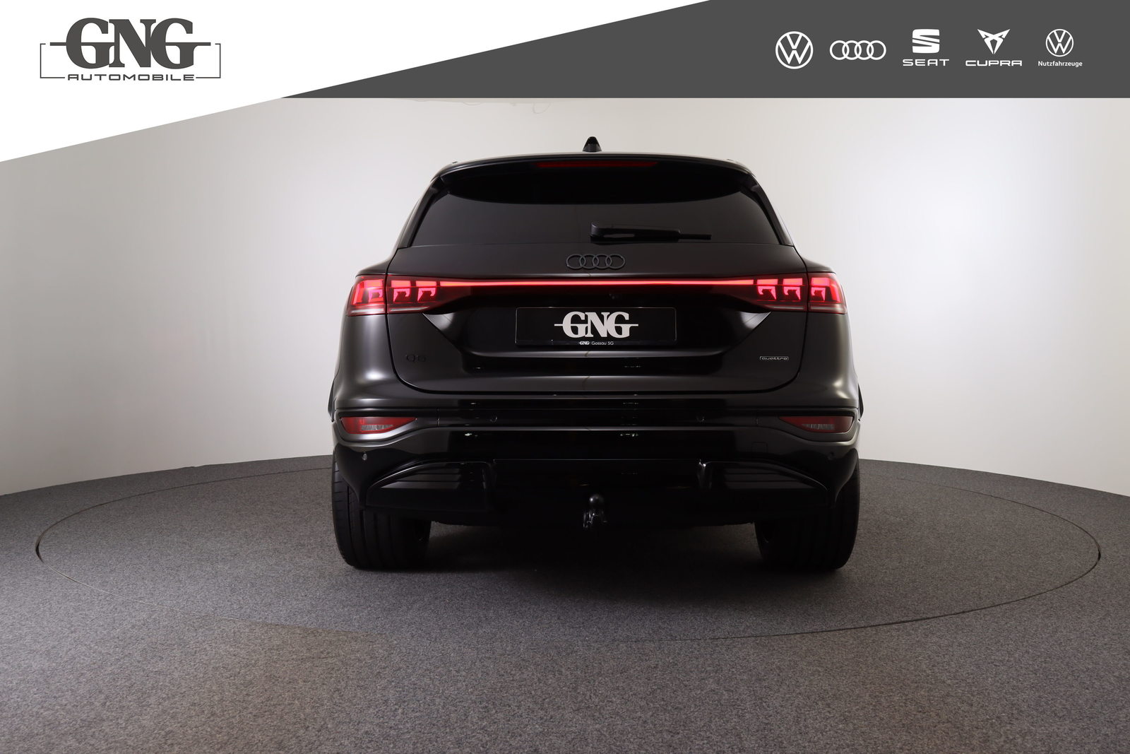 AUDI Q6 SUV e-tron quattro, Electric, Ex-demonstrator, Automatic - 4