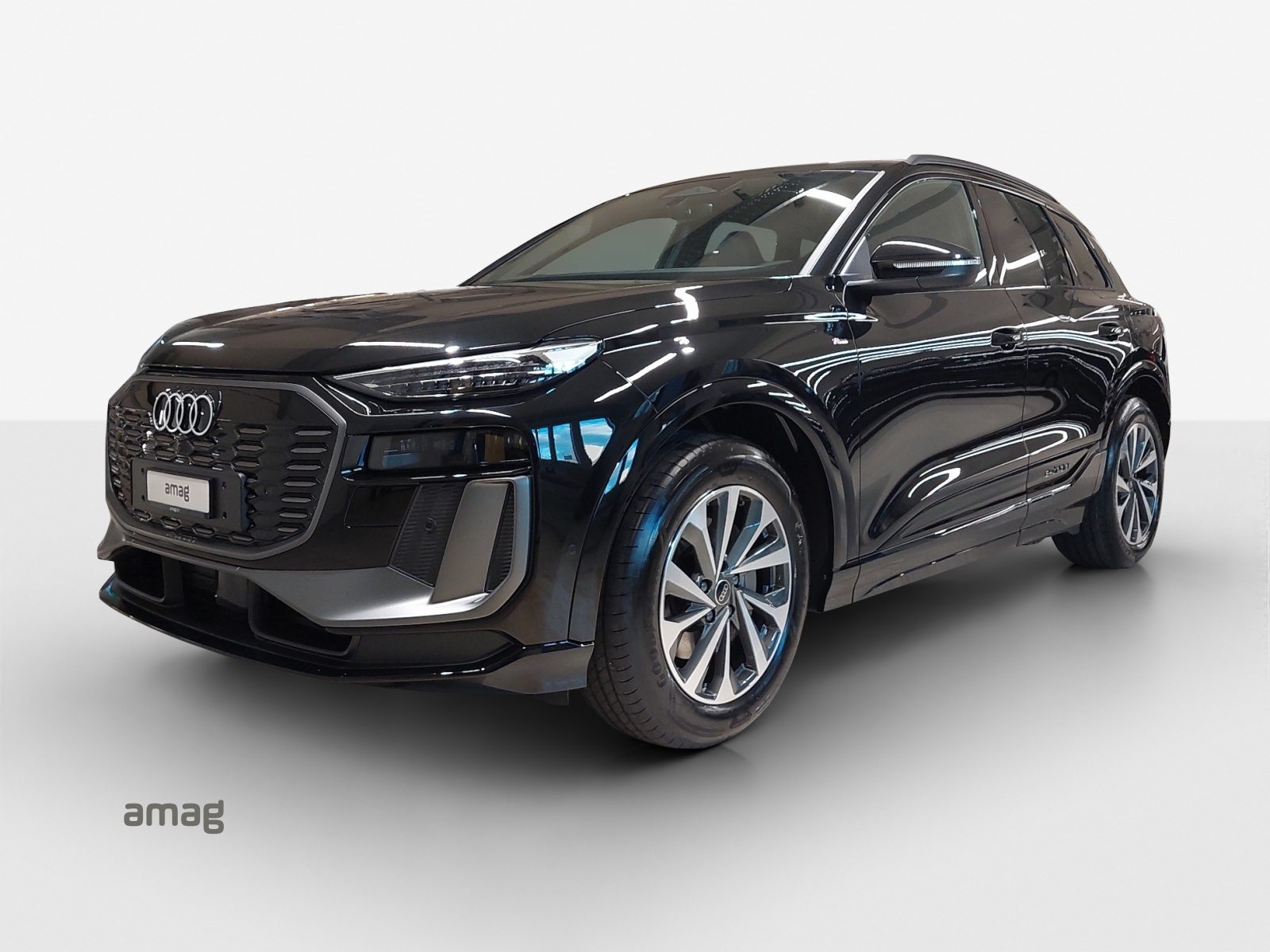 AUDI Q6 SUV e-tron performance