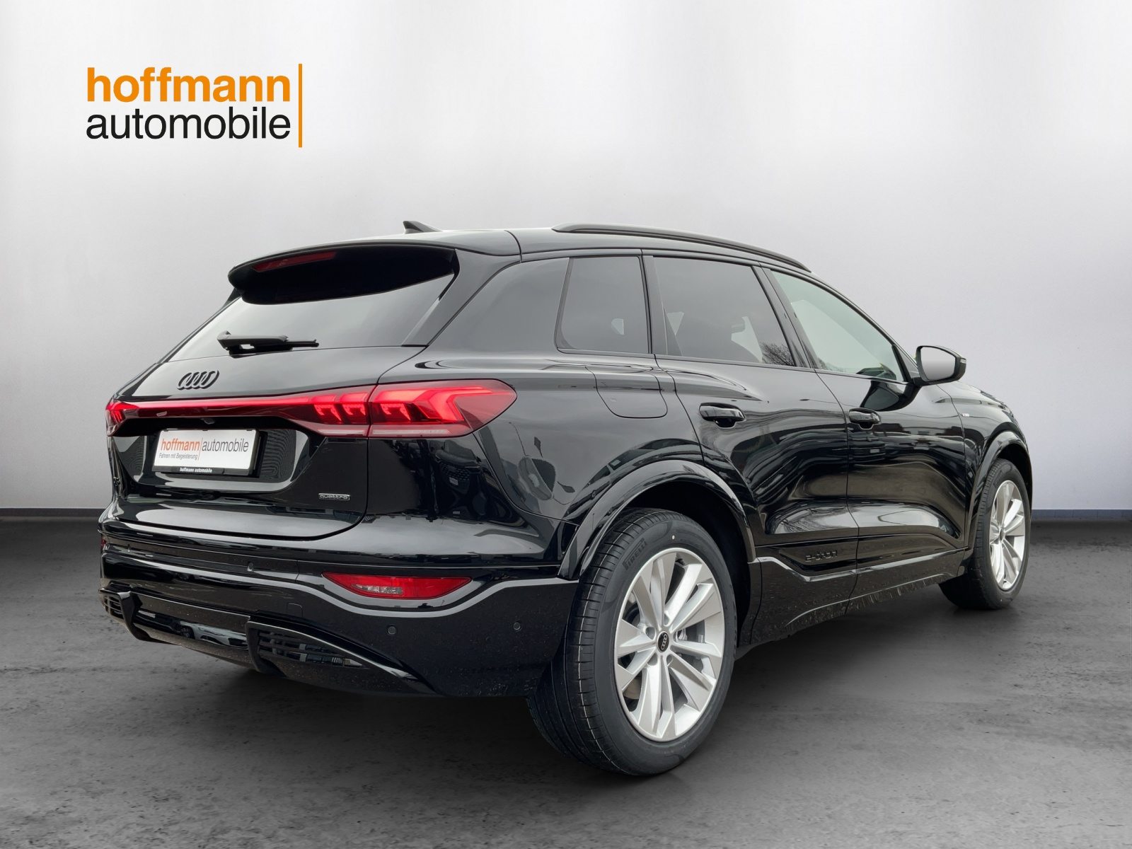 AUDI Q6 SUV e-tron quattro, Electric, New car, Automatic - 4