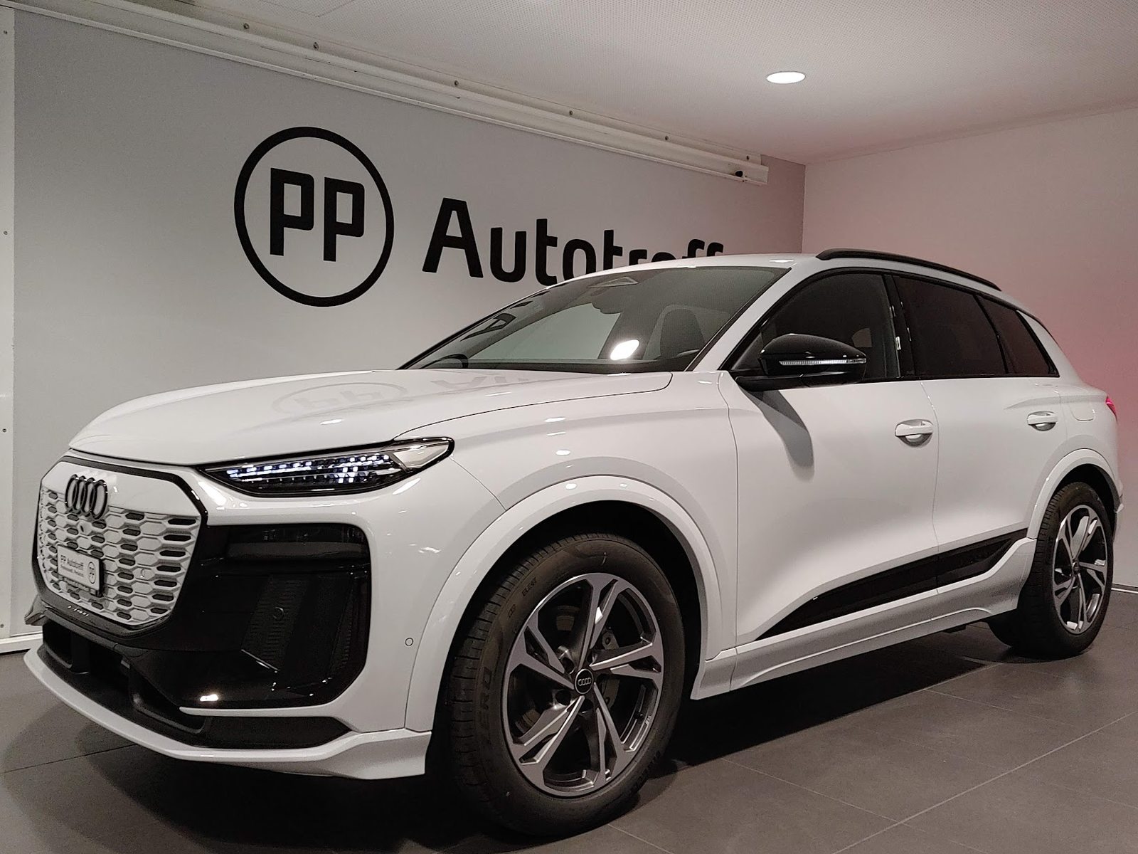 AUDI Q6 SUV e-tron quattro, Elektro, Occasion / Gebraucht, Automat - 2