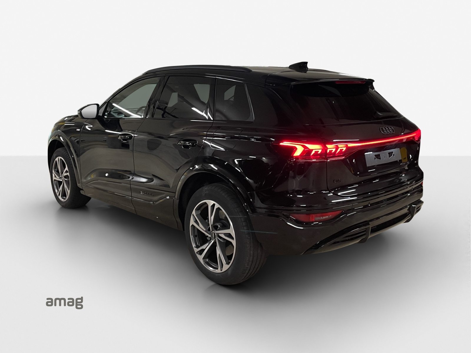 AUDI Q6 SUV e-tron quattro, Electric, Second hand / Used, Automatic - 3