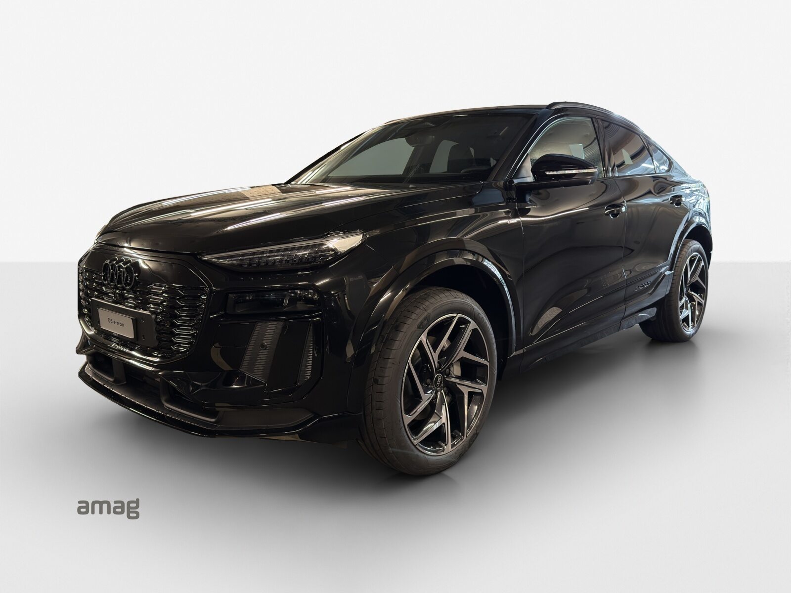 AUDI Q6