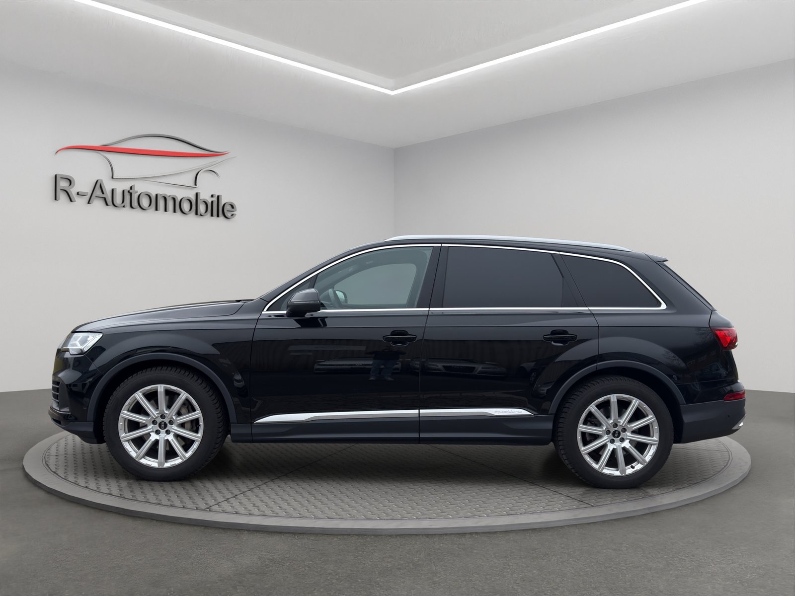 AUDI Q7 55 TFSI quattro tiptronic, Mild-Hybrid Benzin/Elektro, Occasion / Gebraucht, Automatik - 2