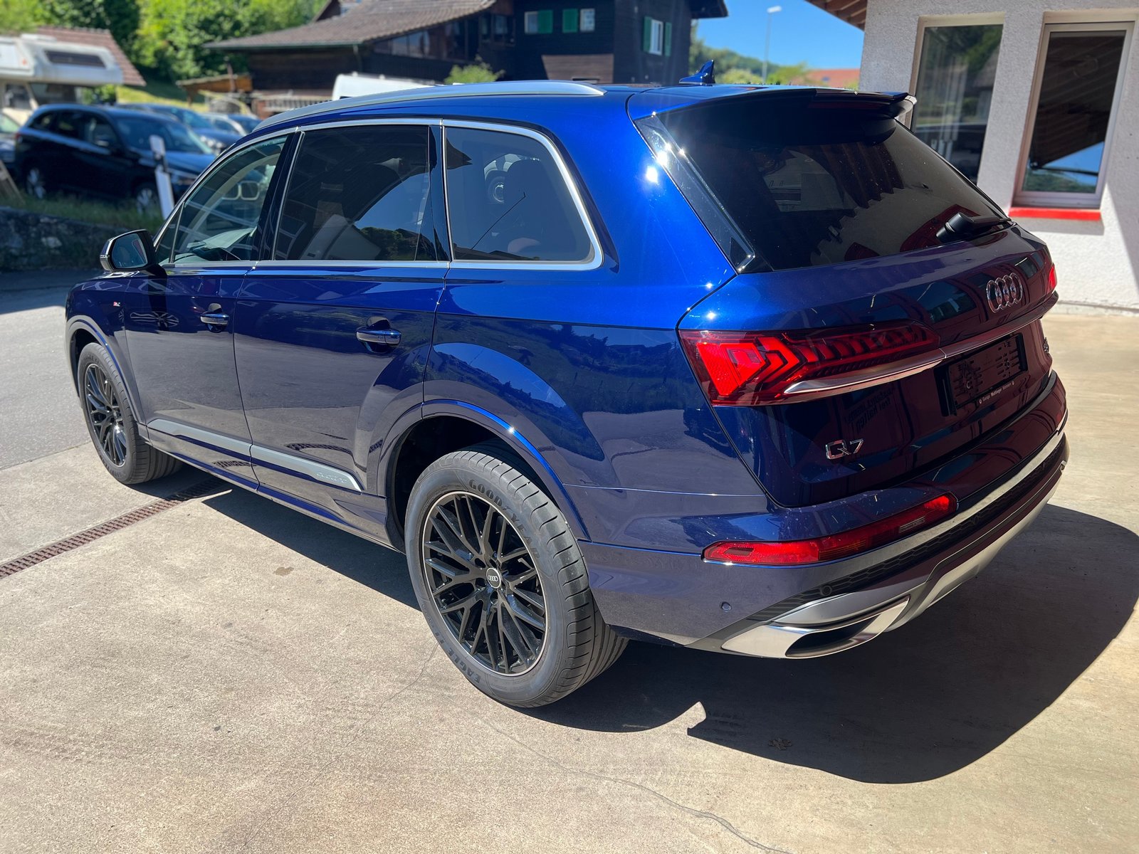 AUDI Q7 50 TDI quattro S Line // Luftfederung // Matrix // H, Diesel, Occasion / Utilisé, Automatique - 4