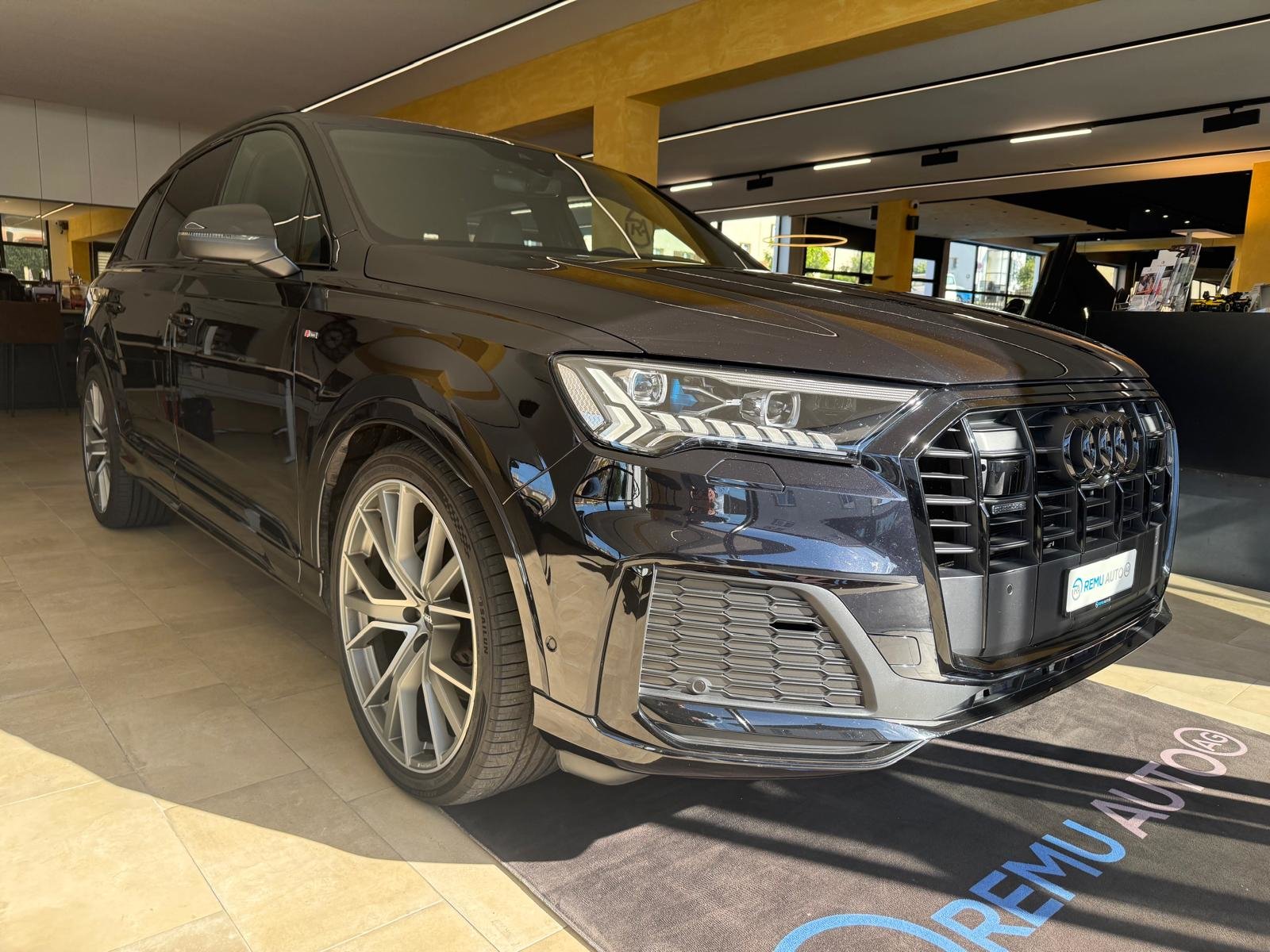 AUDI Q7 50 TDI quattro S Line tiptronic